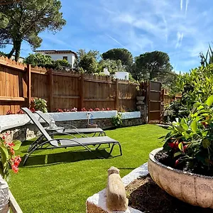 https://cala-canyelles-holidays-apartments.catalonia-hotels.com